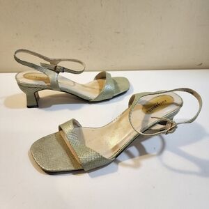 Easy Spirit women's sandals with a slingback and block Heels  Strappy Size 8